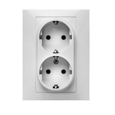 Doble Base de empotrar TT 16A 250V serie Habitat 15 FAMATEL 9125 blanco