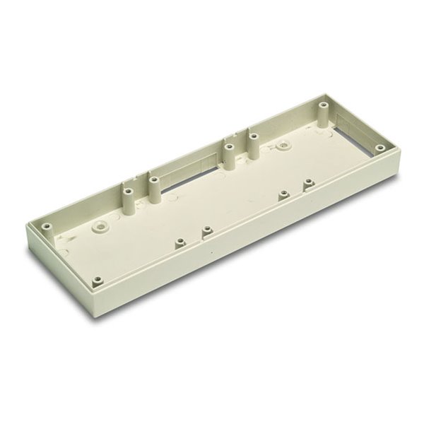 Zócalo triple de superficie serie Living 5000 FAMATEL 5503-B blanco