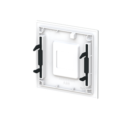 Tapa cargador USB NIESSEN 8985 BL serie Alba Blanco brillo