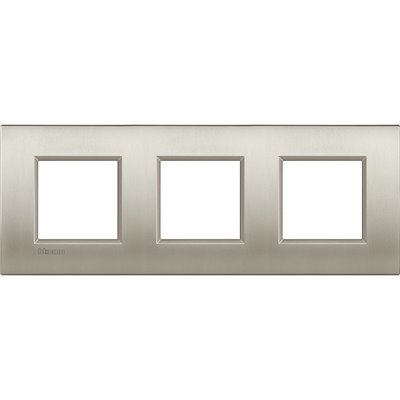 Placa embellecedora 2+2+2 módulos Livinglight AIR BTICINO LNE4802M3TIS Titanio