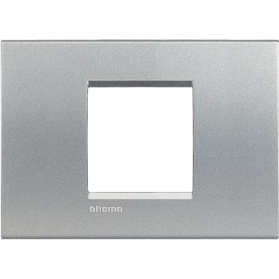 Placa embellecedora 2 módulos centrados Livinglight BTICINO LNA4819TE Tech