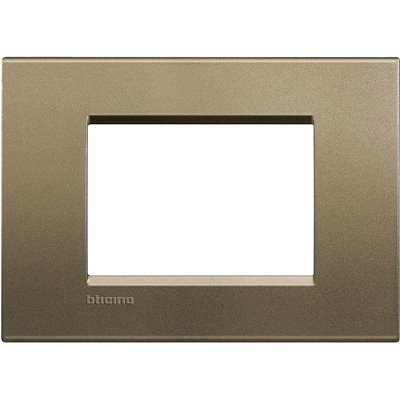 Placa embellecedora 3 módulos centrados Livinglight BTICINO LNA4803SQ Square
